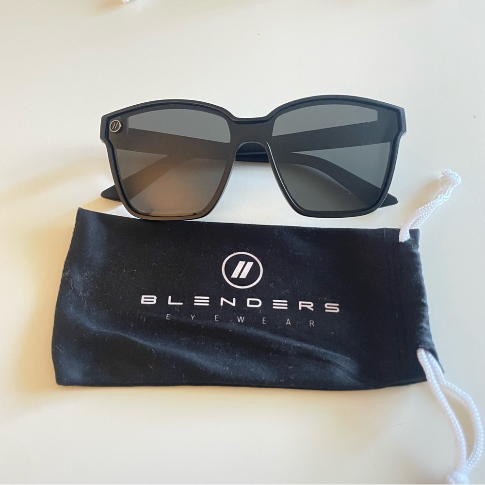 Blenders Eyewear Voodoo Vixen sunglasses